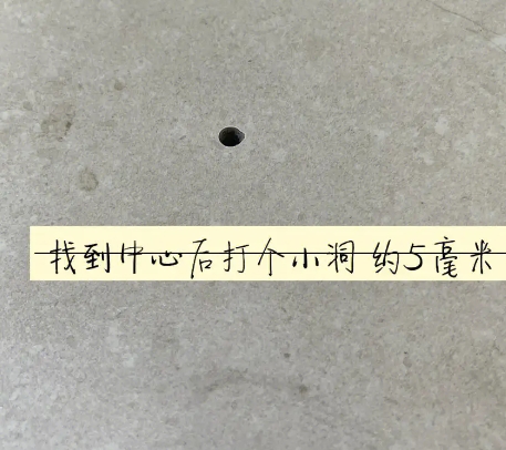 文山瓷砖空鼓维修公司专业解答在瓷砖铺贴过程中，如果砂料搅拌不均匀，将会带来以下问题
